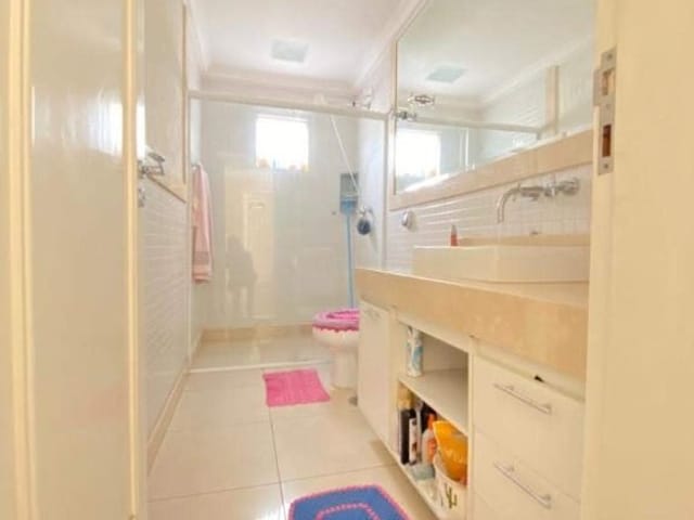 Sobrado com 420m² 4 quartos e 6 banheiros, à venda ou para alugar, no bairro Residencial Dez (Alphaville) em Santana de Parnaíba