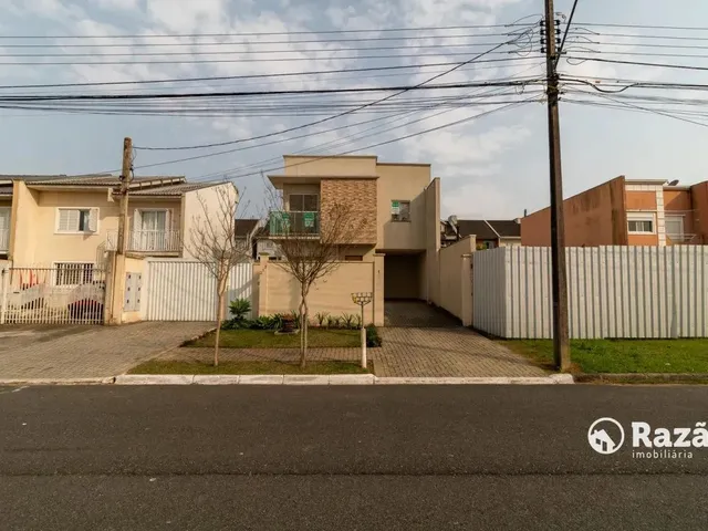 Sobrado 3 quartos e 1 banheiro, para alugar, no bairro Santa Felicidade em Curitiba