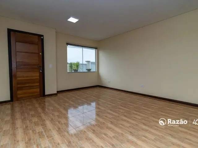 Sobrado 3 quartos e 1 banheiro, para alugar, no bairro Santa Felicidade em Curitiba