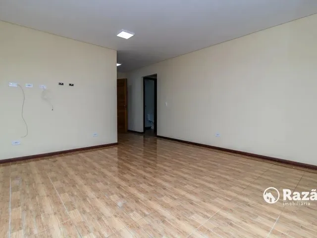 Sobrado 3 quartos e 1 banheiro, para alugar, no bairro Santa Felicidade em Curitiba