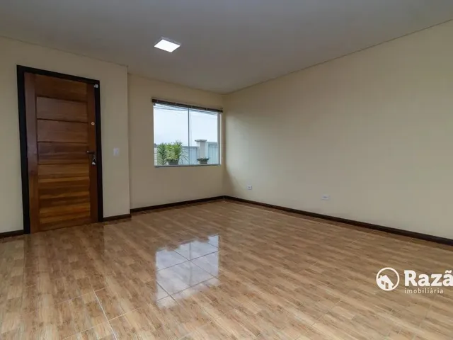 Sobrado 3 quartos e 1 banheiro, para alugar, no bairro Santa Felicidade em Curitiba