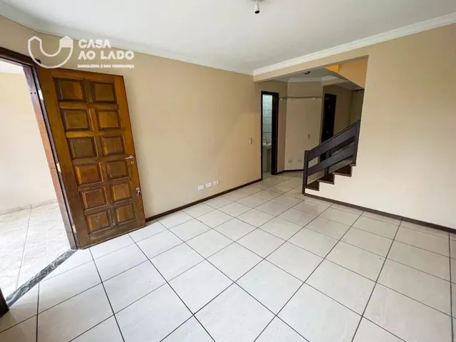 Sobrado 3 quartos e 3 banheiros, para alugar, no bairro Novo Mundo em Curitiba