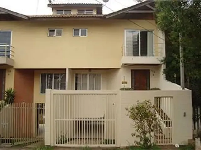 Sobrado com 199m² 3 quartos e 5 banheiros, para alugar, no bairro Boa Vista em Curitiba