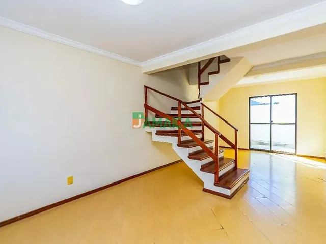 Sobrado 3 quartos e 1 banheiro, para alugar, no bairro Uberaba em Curitiba