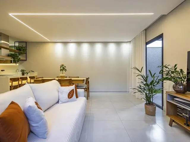 Sobrado 3 quartos e 2 banheiros, à venda, no bairro Água Verde em Curitiba