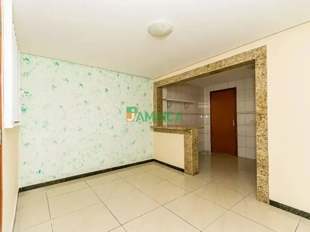 Sobrado 3 quartos e 2 banheiros, à venda, no bairro Uberaba em Curitiba