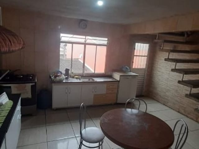 Sobrado com 125m² 5 quartos e 4 banheiros, à venda, no bairro Jardim Tupã em Barueri