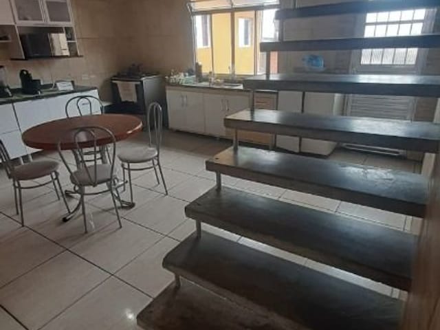Sobrado com 125m² 5 quartos e 4 banheiros, à venda, no bairro Jardim Tupã em Barueri
