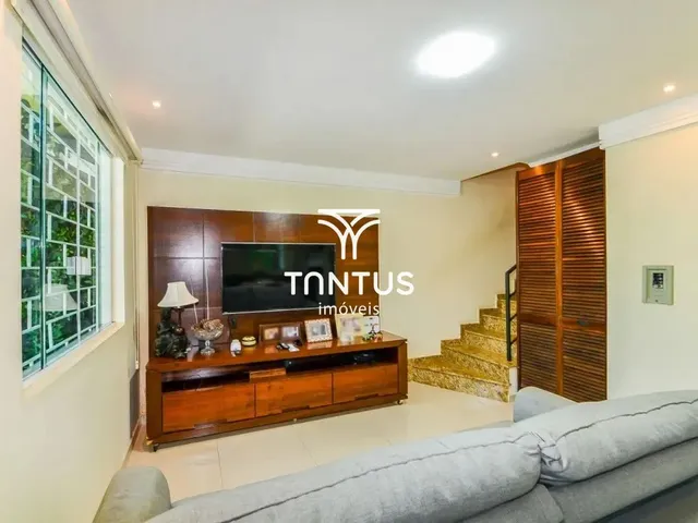 Sobrado com 143m² 3 quartos e 2 banheiros, à venda, no bairro São Lourenço em Curitiba