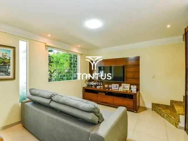 Sobrado com 143m² 3 quartos e 2 banheiros, à venda, no bairro São Lourenço em Curitiba