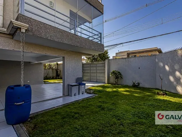 Sobrado 3 quartos e 2 banheiros, para alugar, no bairro Santa Quitéria em Curitiba