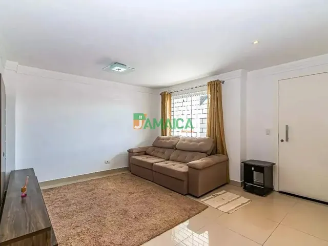 Sobrado com 100m² 3 quartos e 2 banheiros, à venda, no bairro Uberaba em Curitiba