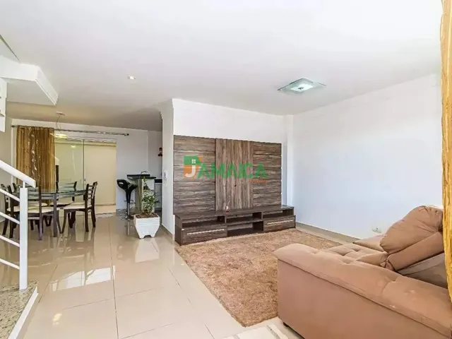 Sobrado com 100m² 3 quartos e 2 banheiros, à venda, no bairro Uberaba em Curitiba