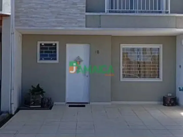 Sobrado com 100m² 3 quartos e 2 banheiros, à venda, no bairro Uberaba em Curitiba