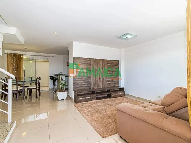 Sobrado com 100m² 3 quartos e 2 banheiros, para alugar, no bairro Uberaba em Curitiba