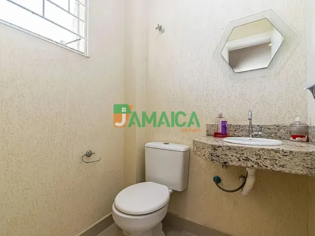 Sobrado com 100m² 3 quartos e 2 banheiros, para alugar, no bairro Uberaba em Curitiba