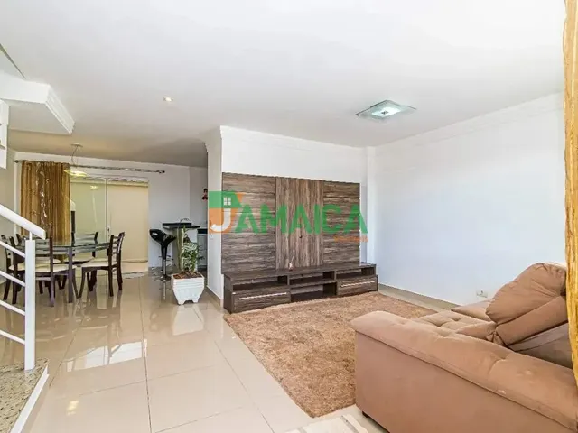 Sobrado com 100m² 3 quartos e 2 banheiros, para alugar, no bairro Uberaba em Curitiba