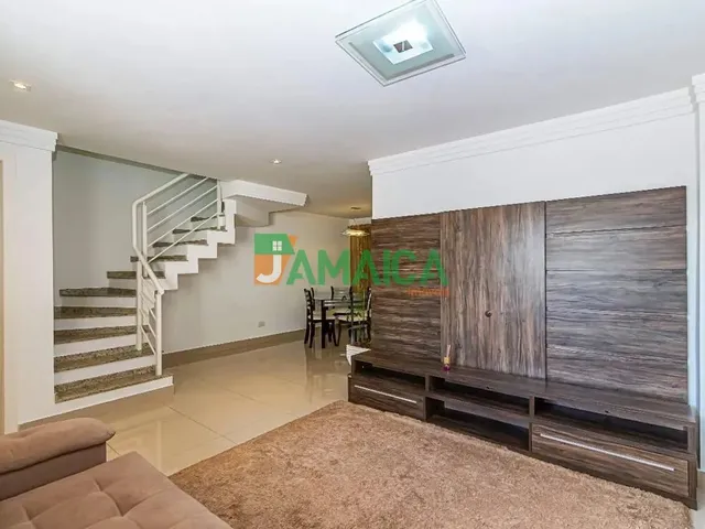 Sobrado com 100m² 3 quartos e 2 banheiros, para alugar, no bairro Uberaba em Curitiba