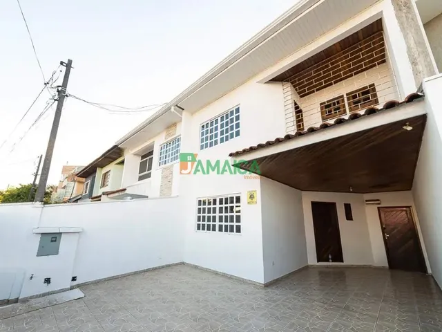 Sobrado 3 quartos e 1 banheiro, para alugar, no bairro Jardim das Américas em Curitiba