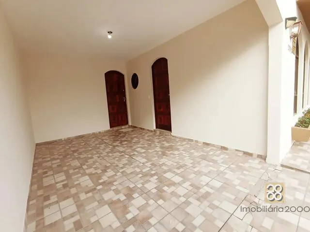 Sobrado 3 quartos e 1 banheiro, para alugar, no bairro Hugo Lange em Curitiba