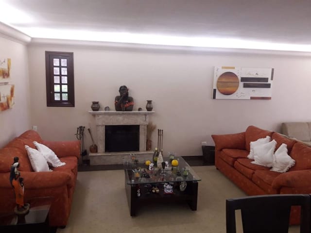 Sobrado com 303m² 3 quartos e 5 banheiros, à venda, no bairro Jardim Semiramis em Cotia