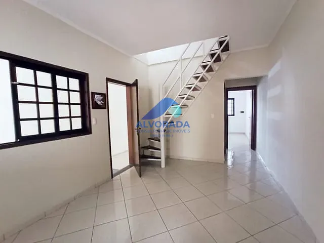 Sobrado com 125m² 3 quartos e 1 banheiro, para alugar, no bairro Jardim das Indústrias em São José dos Campos
