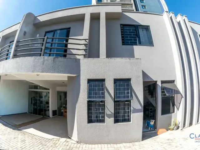 Sobrado 3 quartos e 2 banheiros, à venda, no bairro CAMPINA DO SIQUEIRA em Curitiba
