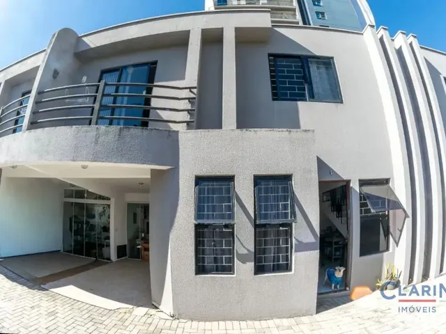 Sobrado 3 quartos e 2 banheiros, à venda, no bairro CAMPINA DO SIQUEIRA em Curitiba