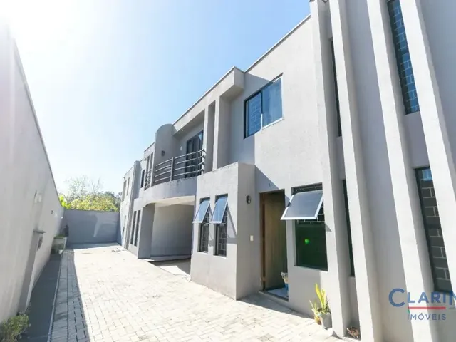 Sobrado 3 quartos e 2 banheiros, à venda, no bairro CAMPINA DO SIQUEIRA em Curitiba