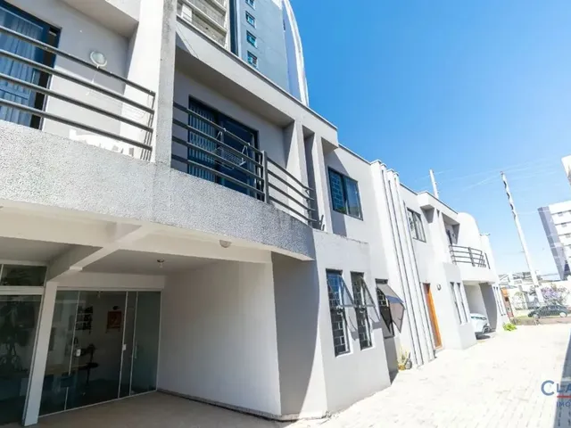 Sobrado 3 quartos e 2 banheiros, à venda, no bairro CAMPINA DO SIQUEIRA em Curitiba