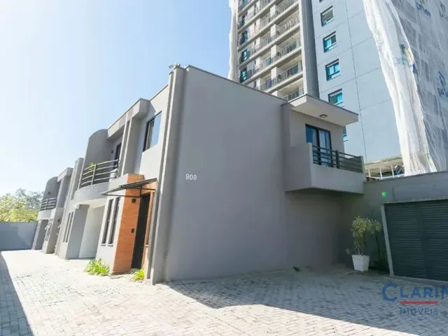 Sobrado 3 quartos e 2 banheiros, à venda, no bairro CAMPINA DO SIQUEIRA em Curitiba