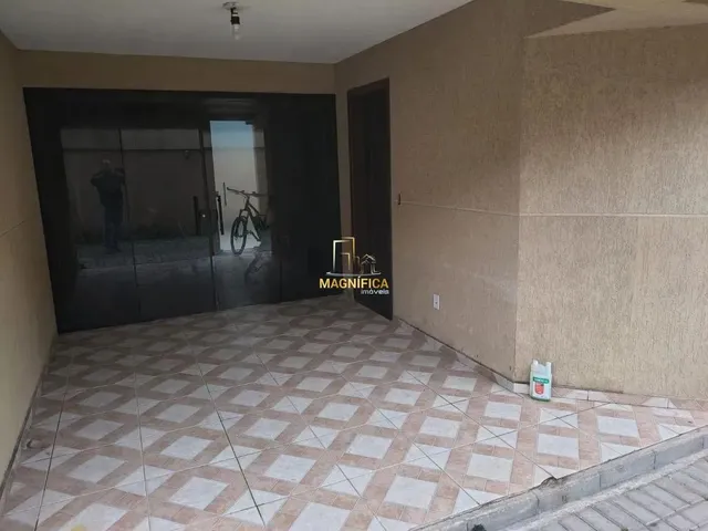Sobrado 4 quartos e 4 banheiros, à venda, no bairro Uberaba em Curitiba