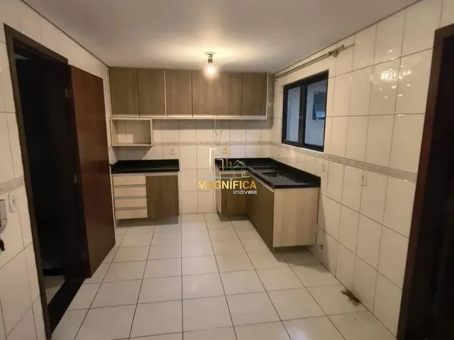 Sobrado 4 quartos e 4 banheiros, à venda, no bairro Uberaba em Curitiba