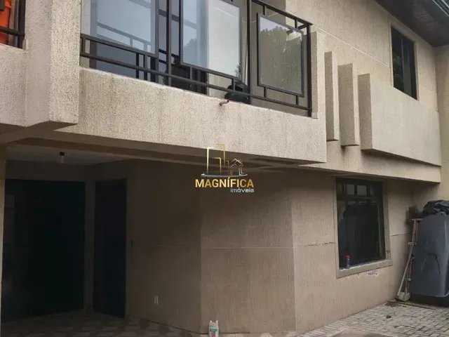 Sobrado 4 quartos e 4 banheiros, à venda, no bairro Uberaba em Curitiba