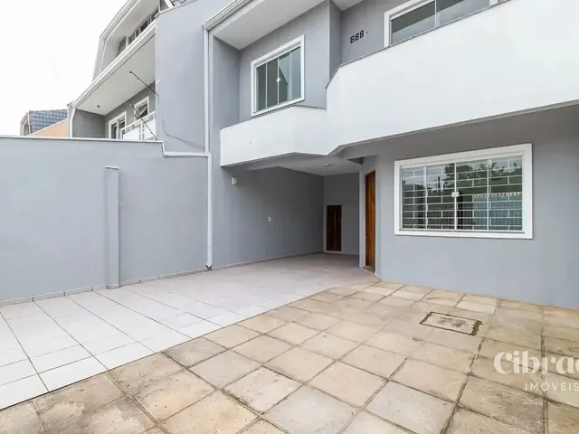 Sobrado 3 quartos e 3 banheiros, para alugar, no bairro Xaxim em Curitiba