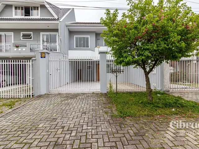 Sobrado 3 quartos e 3 banheiros, para alugar, no bairro Xaxim em Curitiba