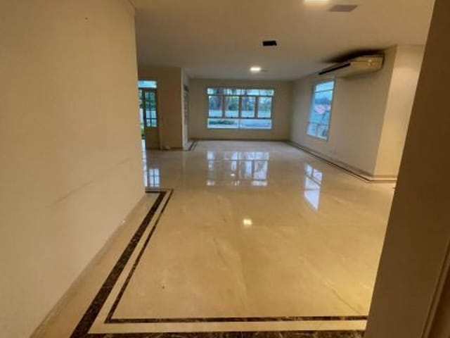 Sobrado com 840m² 5 quartos e 7 banheiros, para alugar, no bairro Alphaville 01 em Barueri
