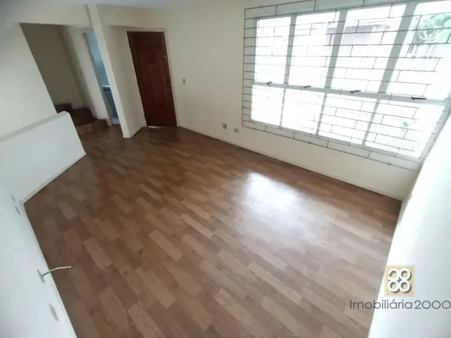 Sobrado 3 quartos e 1 banheiro, para alugar, no bairro Boa Vista em Curitiba