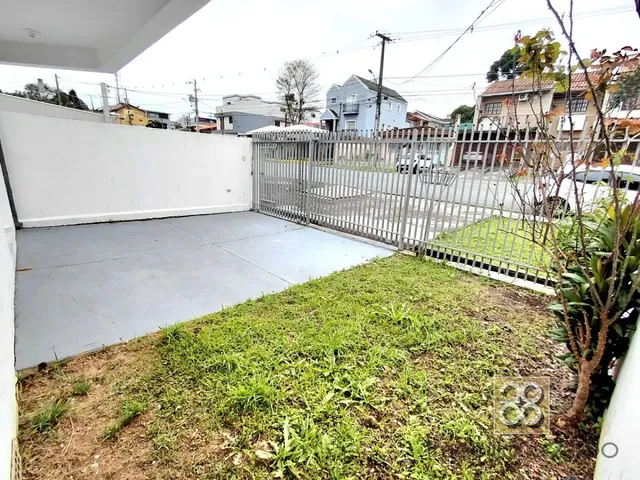 Sobrado 3 quartos e 1 banheiro, para alugar, no bairro Boa Vista em Curitiba