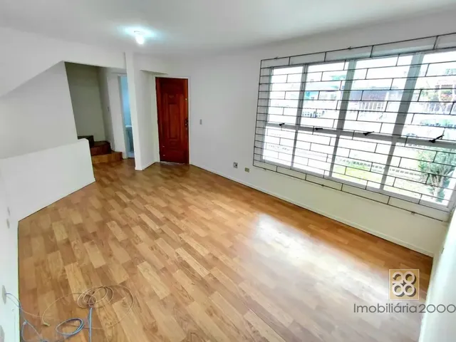 Sobrado 3 quartos e 1 banheiro, para alugar, no bairro Boa Vista em Curitiba