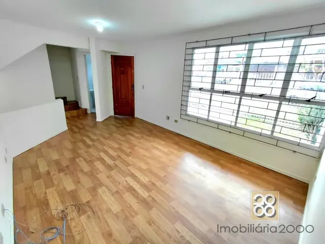 Sobrado 3 quartos e 1 banheiro, para alugar, no bairro Boa Vista em Curitiba