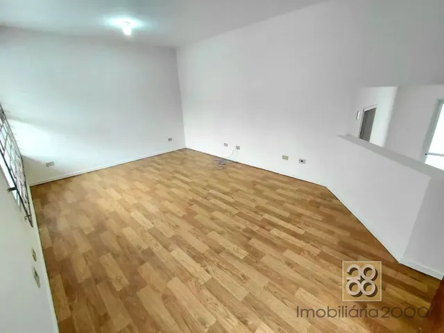 Sobrado 3 quartos e 1 banheiro, para alugar, no bairro Boa Vista em Curitiba