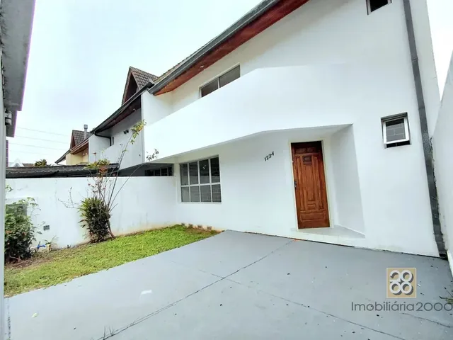 Sobrado 3 quartos e 1 banheiro, para alugar, no bairro Boa Vista em Curitiba