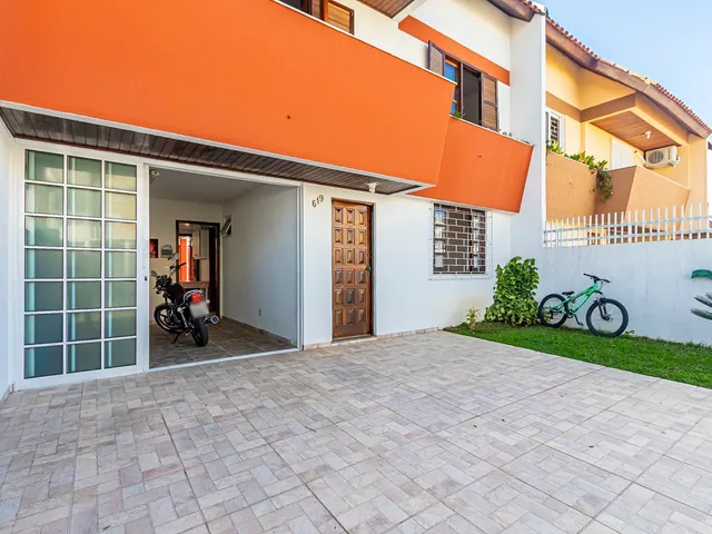 Sobrado com 141m² 3 quartos e 2 banheiros, à venda, no bairro Jardim das Américas em Curitiba
