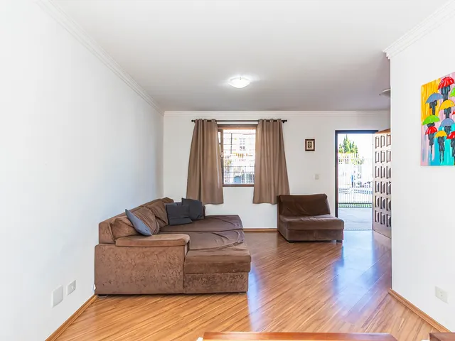 Sobrado com 141m² 3 quartos e 2 banheiros, à venda, no bairro Jardim das Américas em Curitiba