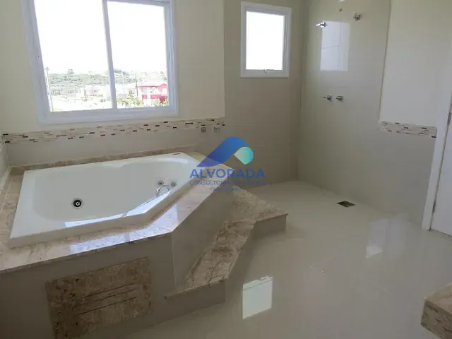 Sobrado com 310m² 4 quartos e 4 banheiros, à venda, no bairro Urbanova em São José dos Campos