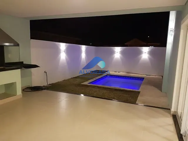 Sobrado com 310m² 4 quartos e 4 banheiros, à venda, no bairro Urbanova em São José dos Campos