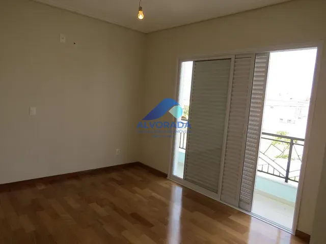 Sobrado com 310m² 4 quartos e 4 banheiros, à venda, no bairro Urbanova em São José dos Campos