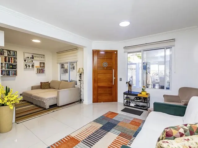 Sobrado 3 quartos e 3 banheiros, à venda, no bairro Portão em Curitiba