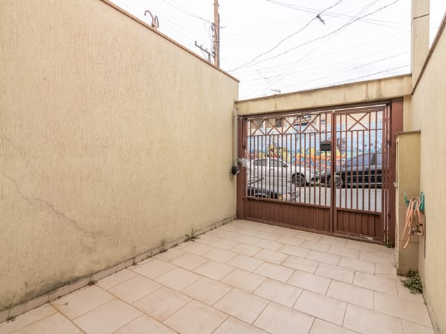 Sobrado com 241m² 2 quartos e 2 banheiros, à venda, no bairro Vila Zat em São Paulo